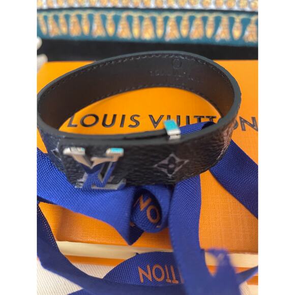 LOUIS VUITTON Slim Bracelet Pristine Condition, Box, Dust Bag, Ribbon - Picture 3 of 6